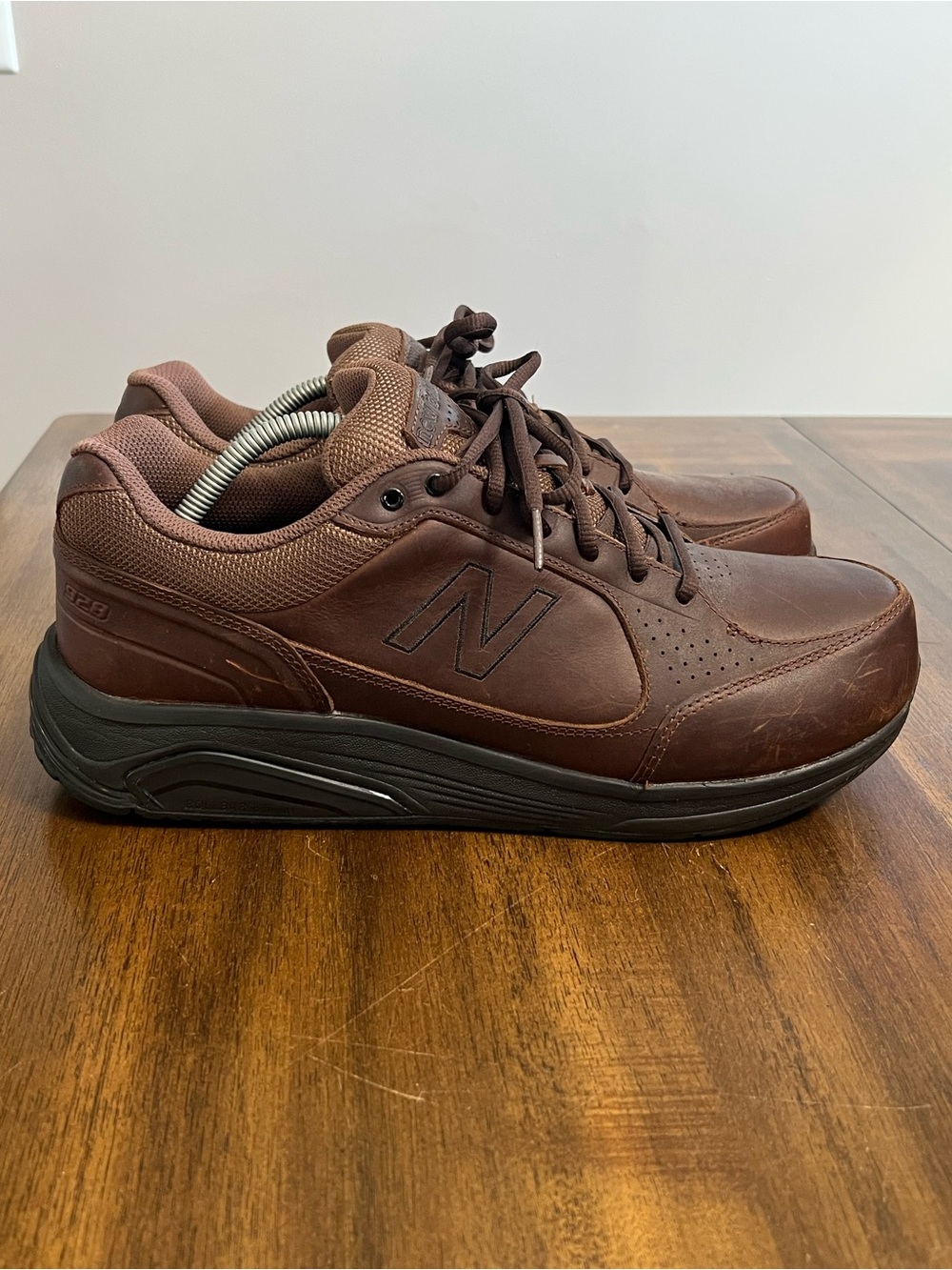 New Balance Men's Size 11 - 6E Extra Wide Brown Leather Walking Shoes MW928BR